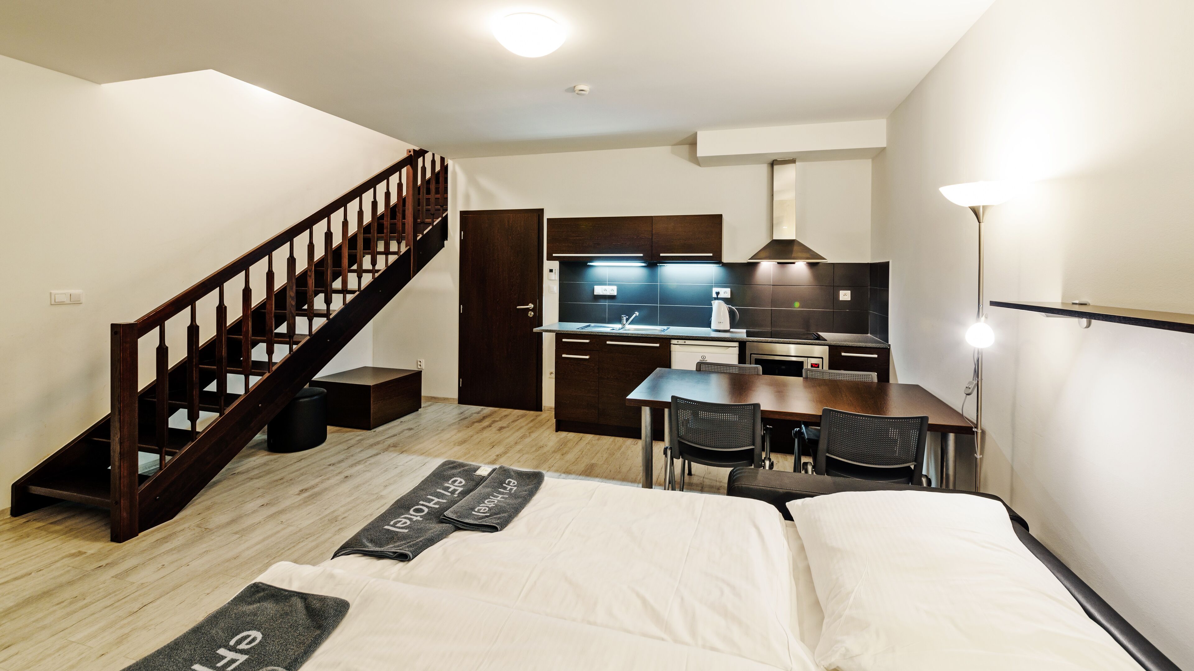 2 bedrooms, in-room safe, desk, laptop workspace