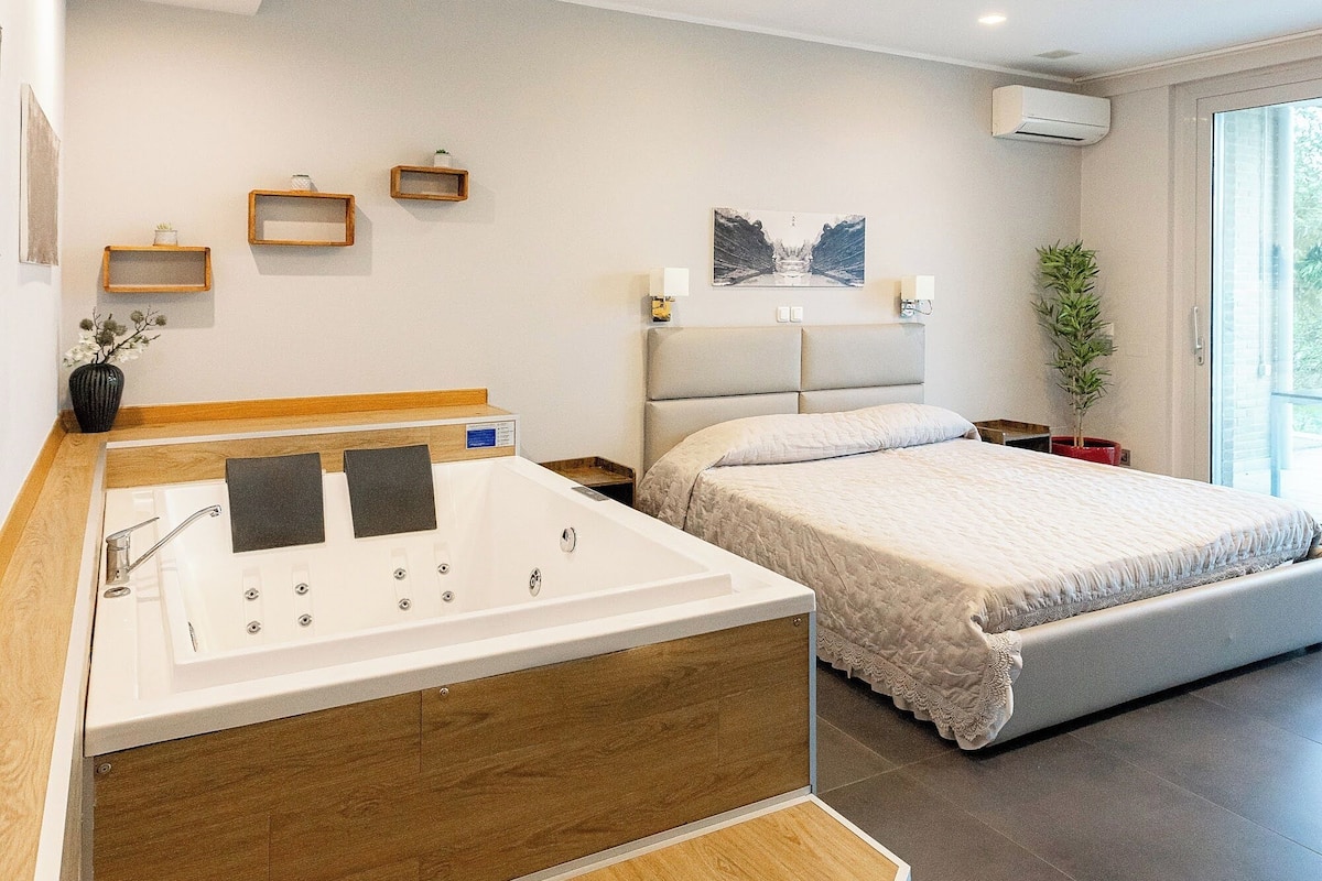 Premium Room | Egyptian cotton sheets, premium bedding, blackout curtains, free WiFi