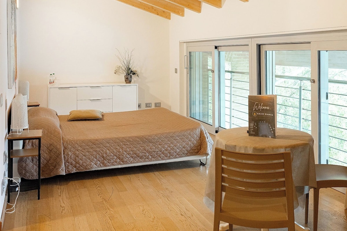 Egyptian cotton sheets, premium bedding, blackout curtains, free WiFi