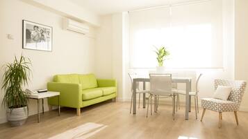 Departamento, 1 habitación | Sala de estar