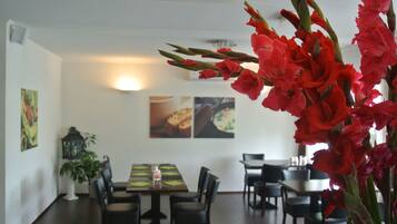 Frühstück, Mittagessen, Abendessen, französische Küche