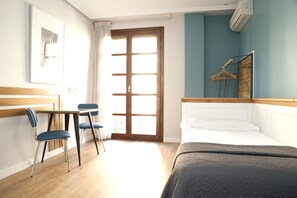 Lejlighed - 1 soveværelse | 1 soveværelse, premium-sengetøj, skrivebord, gratis baby-/barnesenge