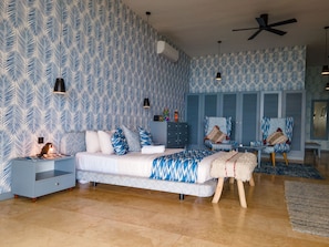 Vila luxo, 4 quartos, vista para o oceano | Roupas de cama premium, cofres nos quartos, individualmente decorados