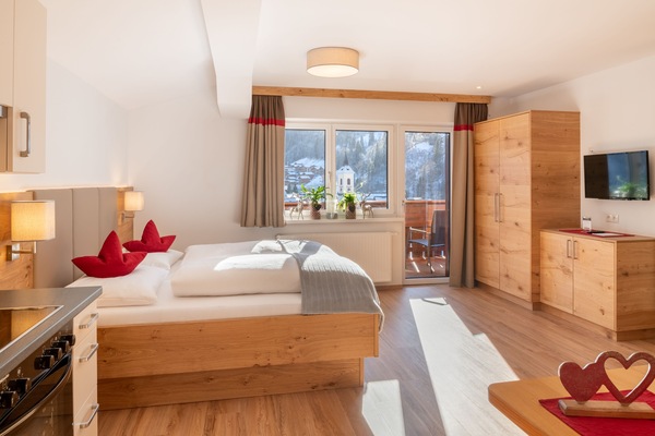 Comfort Studio, 1 Bedroom, Mountain View (cleaning fee 75 EUR) | Living room | 32-inch LCD TV with cable channels, TV