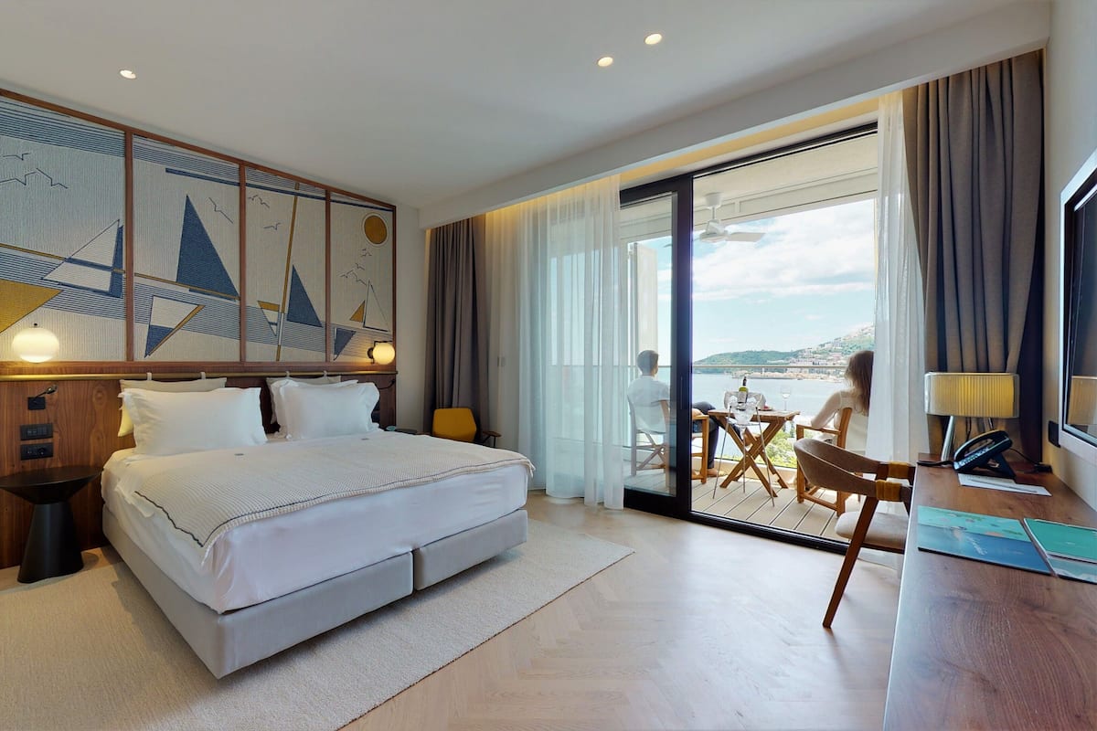 Camera Comfort, terrazzo, vista mare | Minibar, una cassaforte in camera, insonorizzazione, Wi-Fi gratuito