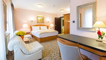 Junior Suite | Premium bedding, in-room safe, desk, soundproofing