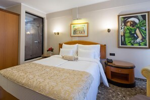 Premium bedding, in-room safe, desk, soundproofing - Sterling Hotel (Belgrade)