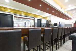 Bar (on property) - Sterling Hotel (Belgrade)