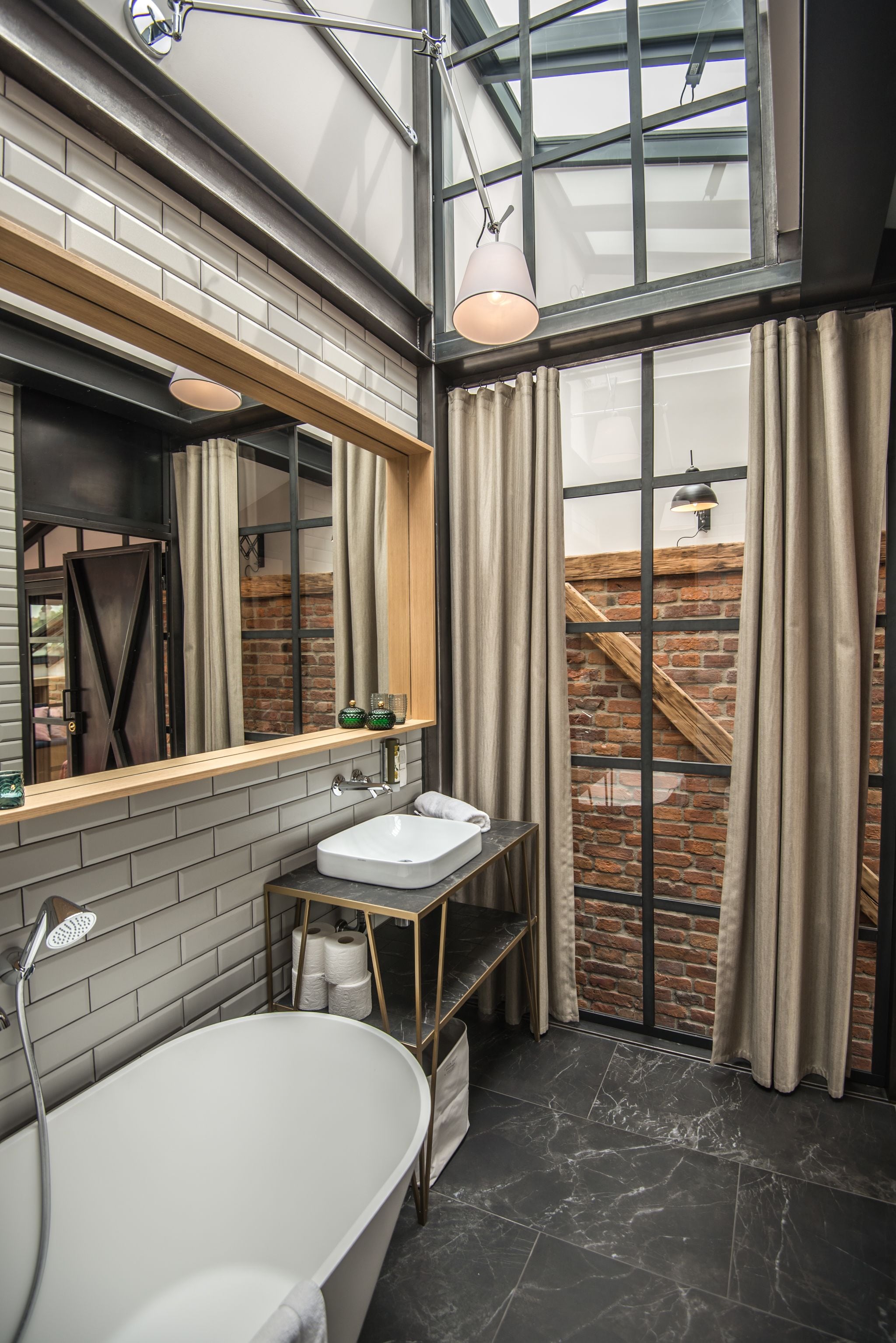 Superior appartement, 1 slaapkamer, open haard (Castle View; 20) | Badkamer | Gratis toiletartikelen, een haardroger, pantoffels, handdoeken