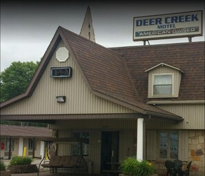 Vista frontal de la propiedad