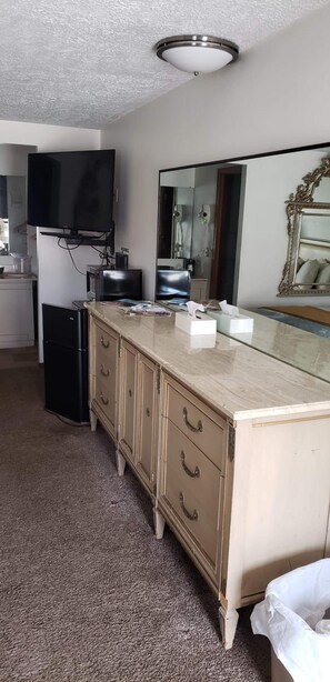 Fridge, microwave, coffee/tea maker