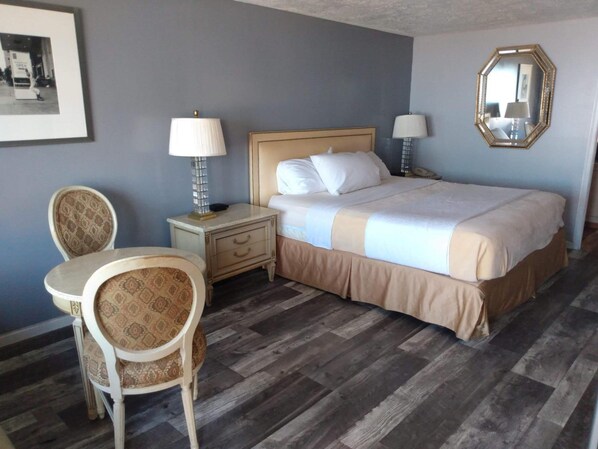 Caja de seguridad en la habitación y escritorio 