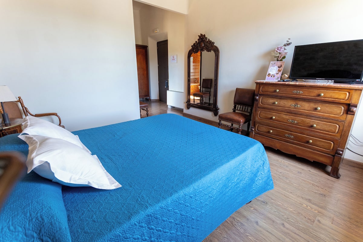 suite, terrace | 2 bedrooms, desk, free cots/infant beds, free wifi
