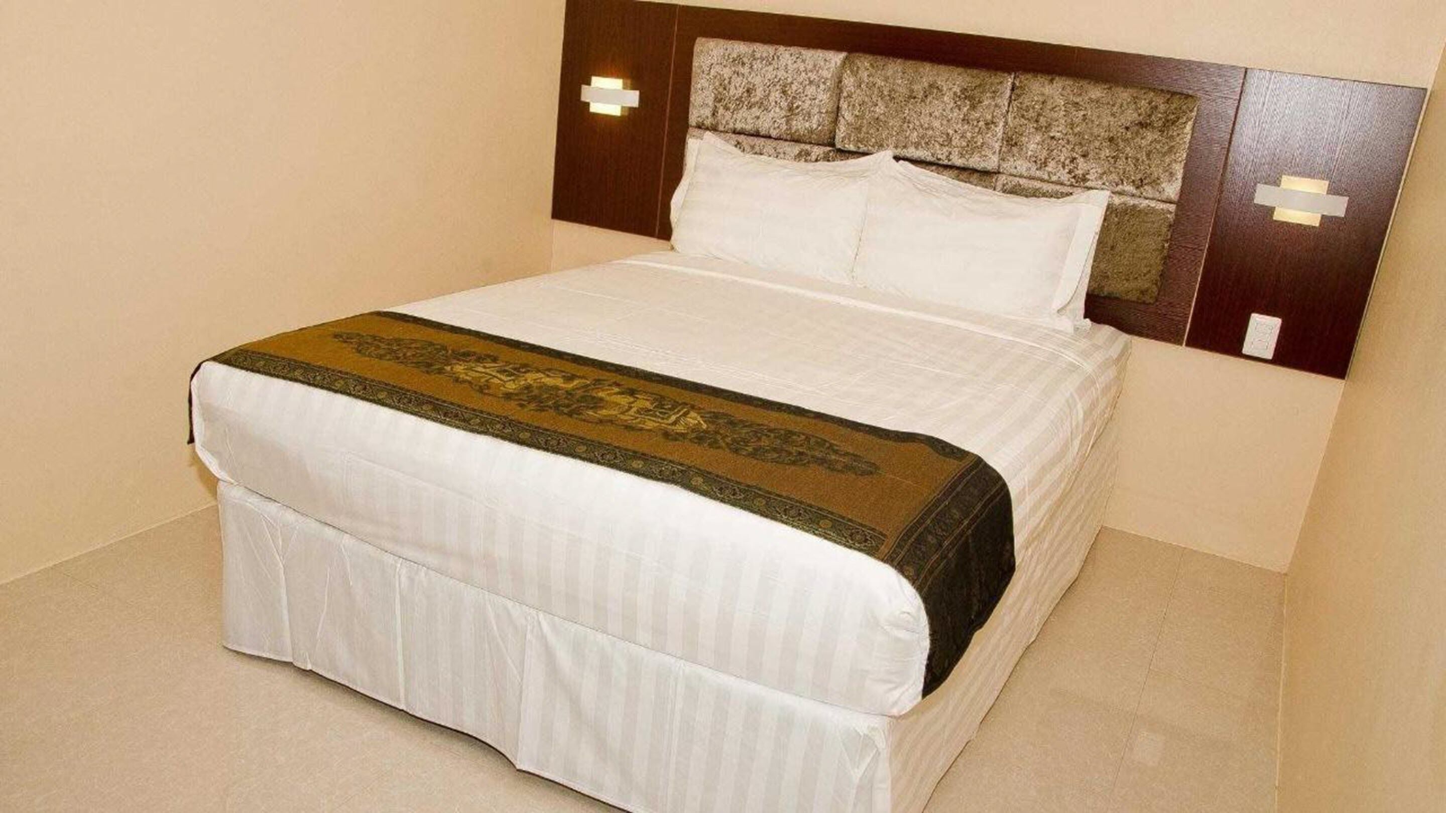 free minibar, in-room safe, individually furnished, desk