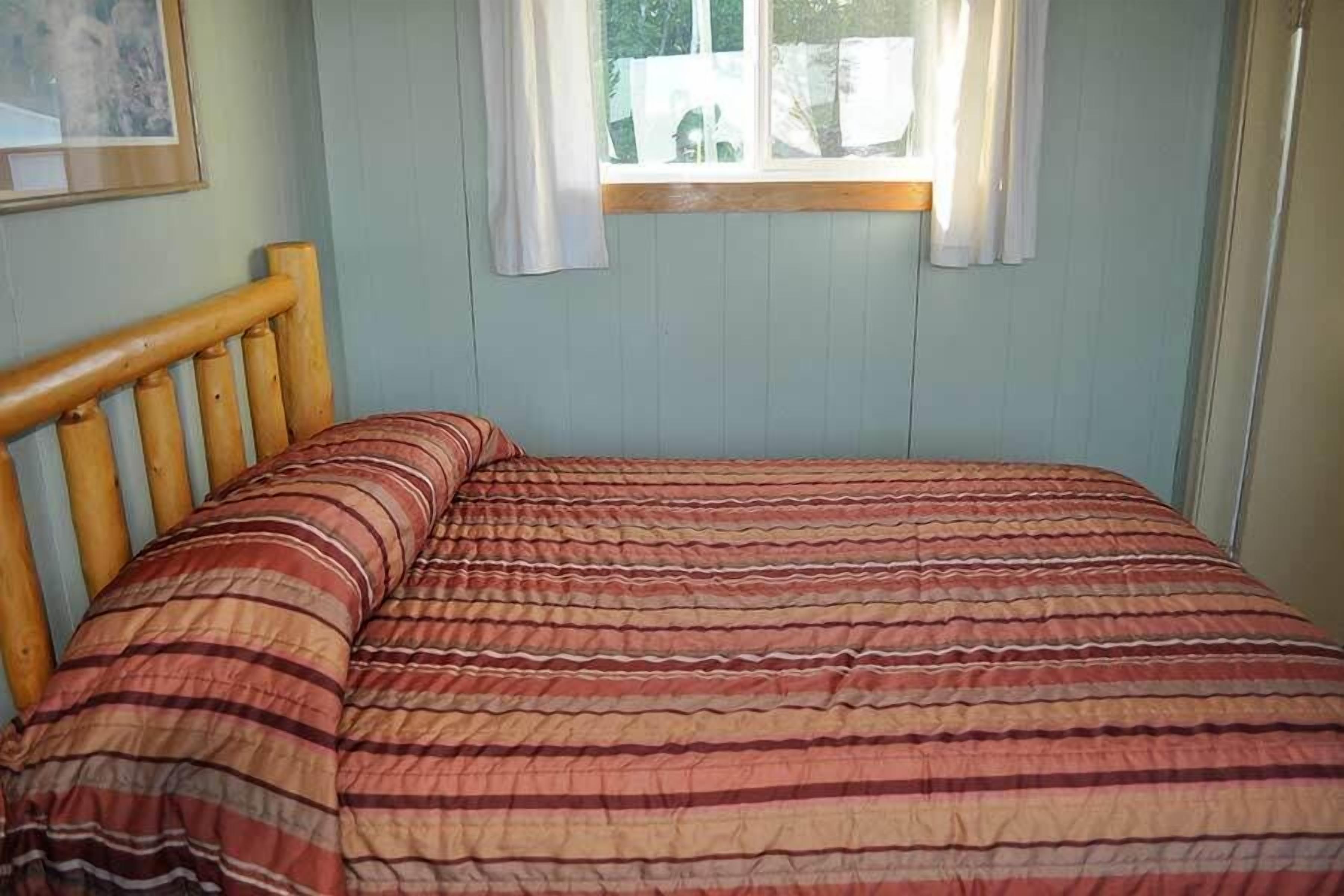 room, 1 double bed, lake view | rollaway beds, free wifi, bed sheets