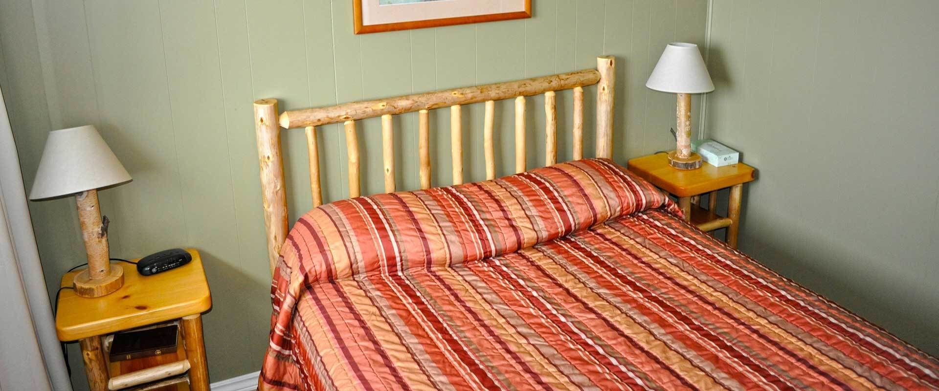 room, 1 queen bed (non lakeview) | rollaway beds, free wifi, bed sheets