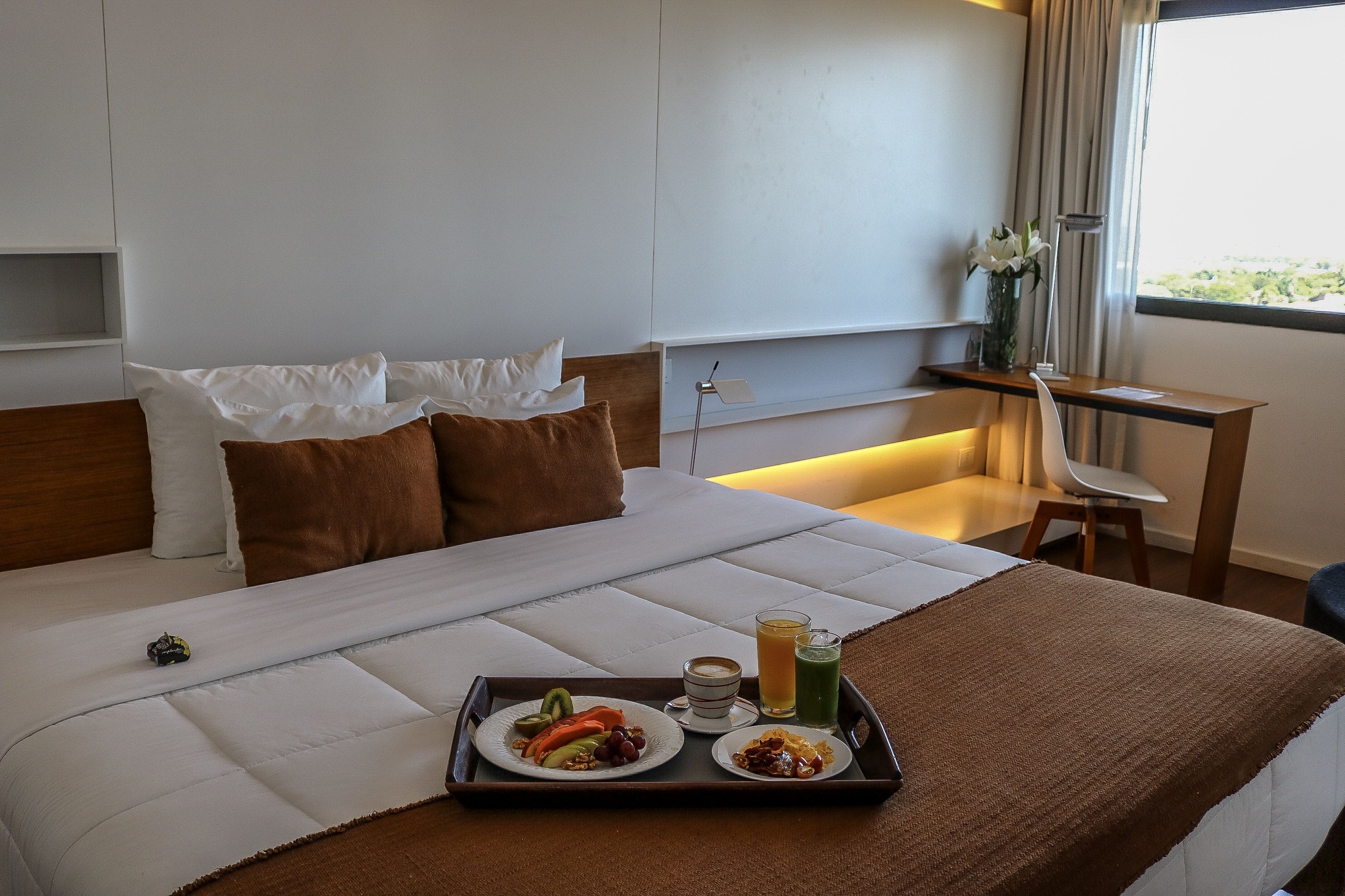Ropa de cama de alta calidad y minibar 