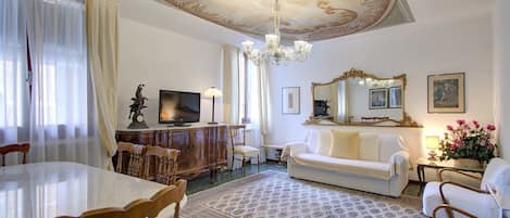 アパートメント ベッド (複数台) | リビング エリア | 薄型テレビ