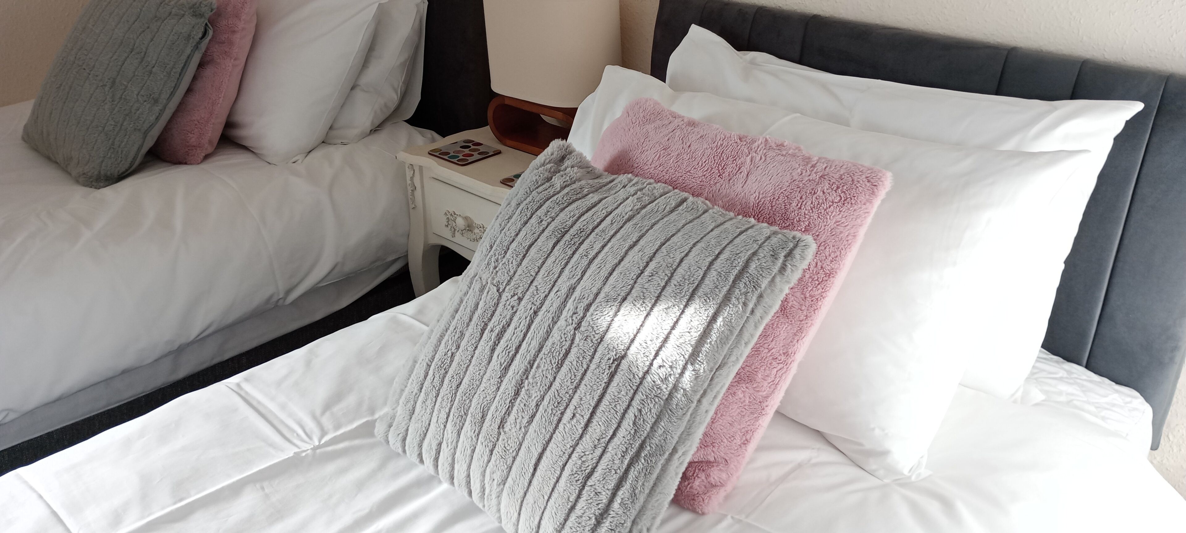 Kamar Twin (First Floor  Room 6) | Seprai premium dan Wi-Fi