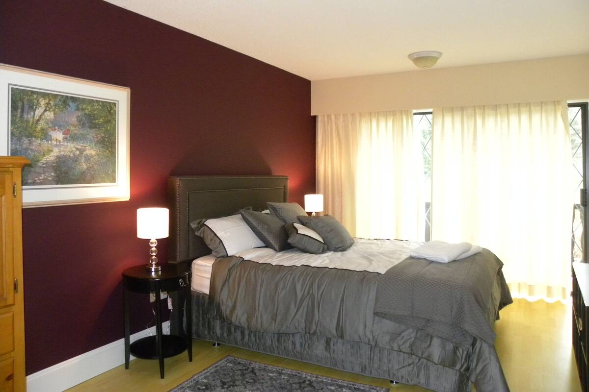 Habitación, 1 cama Queen size, vista al océano (Golf View) | Ropa de cama de alta calidad y tabla de planchar con plancha