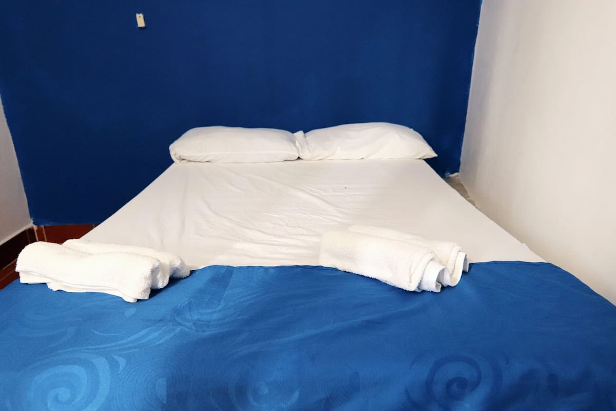 Chambre Double, salle de bains privée, vue jardin