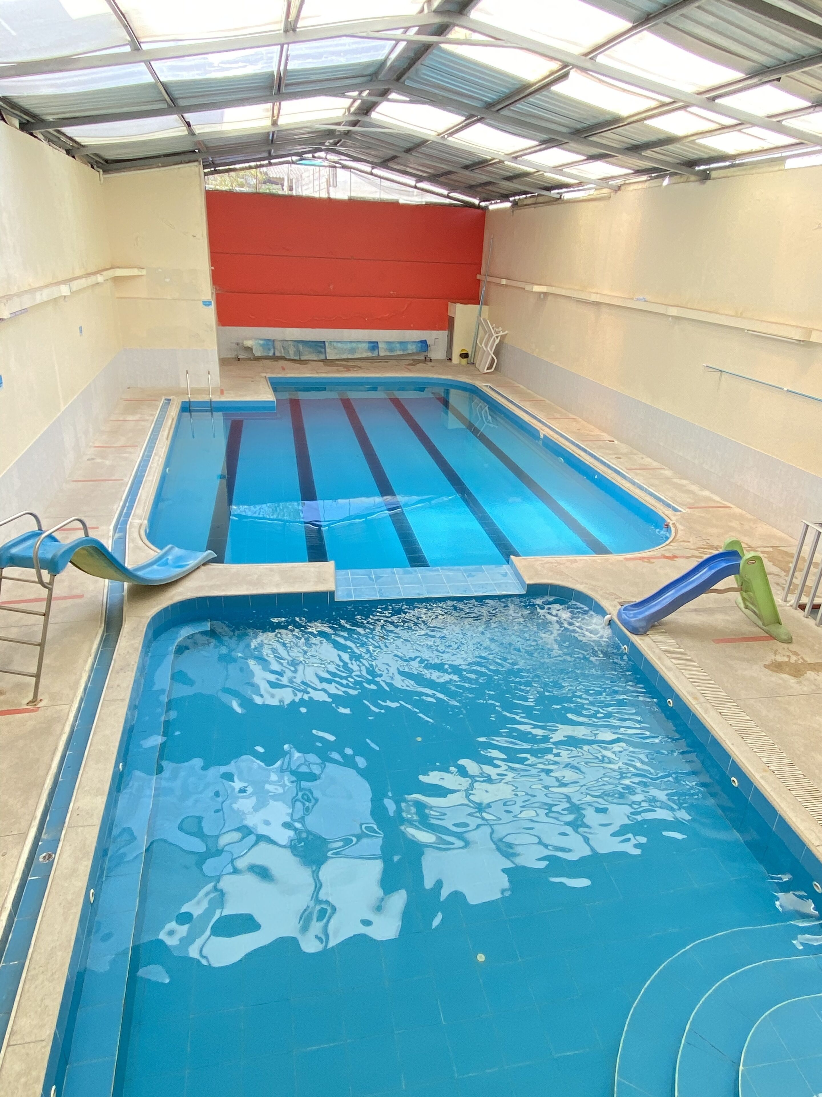 2 indoor pools, outdoor pool