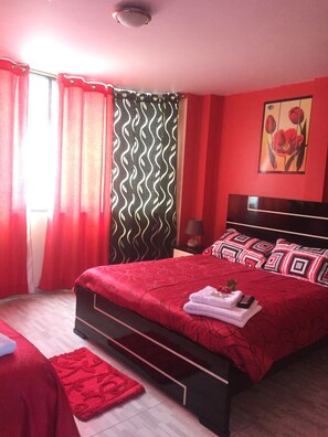 Habitación triple romántica, 1 habitación, acceso a la alberca, vista a la alberca | Escritorio y wifi gratis