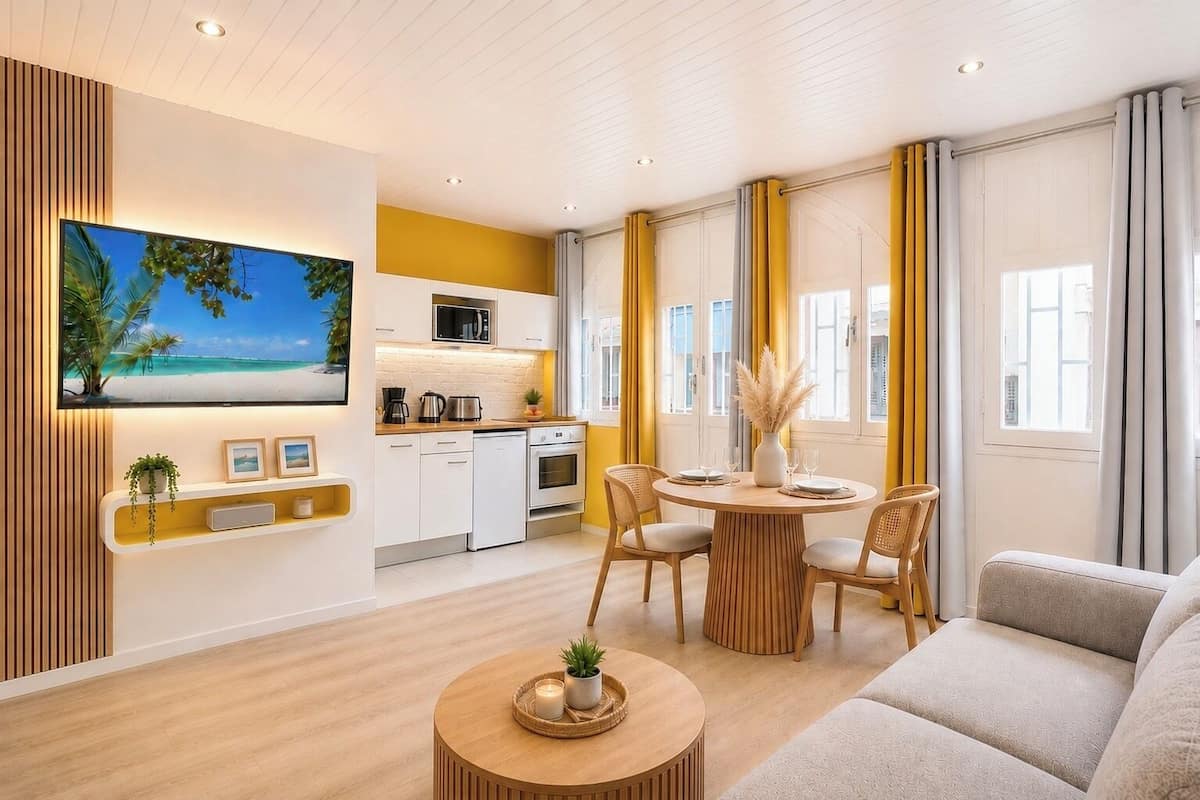 Grand Apartment, Private Bathroom | Private kitchen | Coffee/tea maker, fridge, microwave, oven