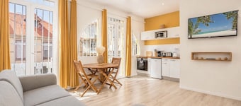 Foyal Suites