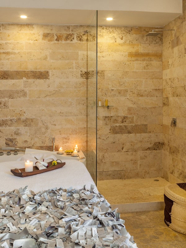 Couples treatment rooms, body treatments, body wraps, body scrubs