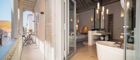 Suite, 1 Bedroom | Living area