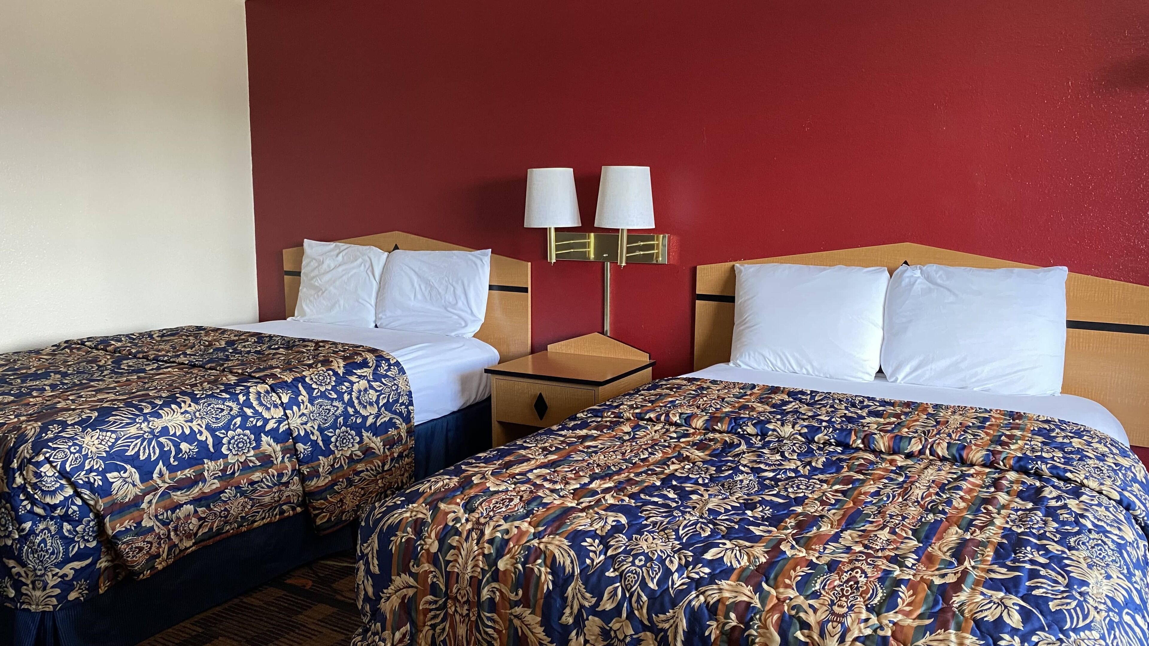 Double Room, 2 Double Beds | Desk, free WiFi, bed sheets