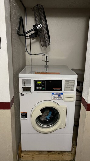 Ruang laundry