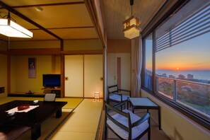 Tavanomainen huone (Japanese Style) | Oleskelualue | Taulutelevisio