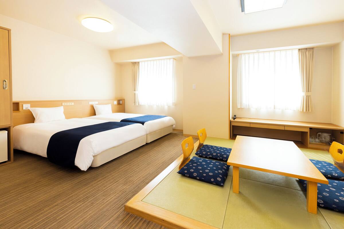 1 bedroom, desk, laptop workspace, blackout curtains