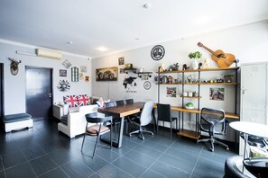 Interior - Urban Hostel (Singapore)