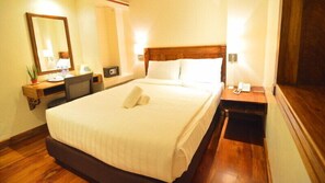 In-room safe, desk, rollaway beds, free WiFi - Hotel Veneto De Vigan (Vigan)