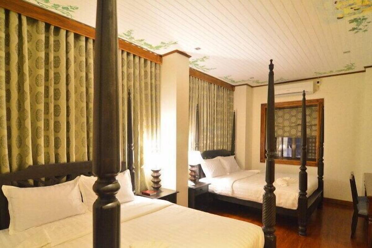 executive room | in-room safe, desk, rollaway beds, free wifi