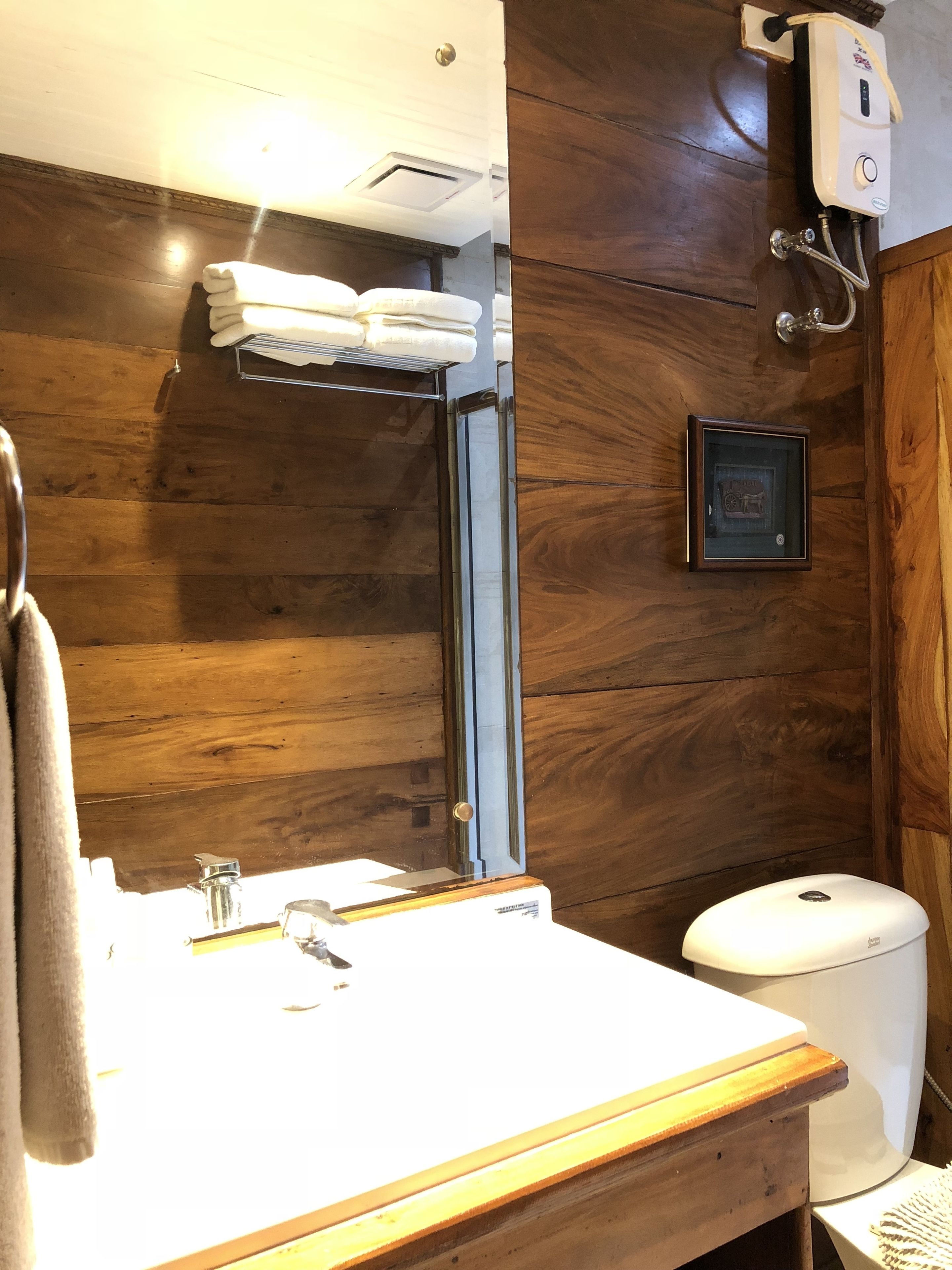 executive room | bathroom amenities | shower, free toiletries, hair dryer, bidet