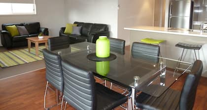 Hart Street Apartment