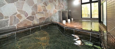 Indoor spa tub