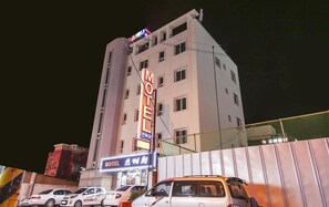Front of property - Sketch Motel (Gangneung)