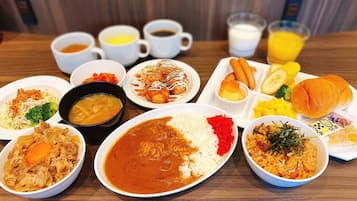 Daily buffet breakfast (JPY 1580 per person)