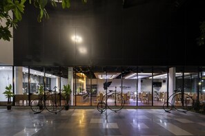 Fassade der Unterkunft â Abend/Nacht