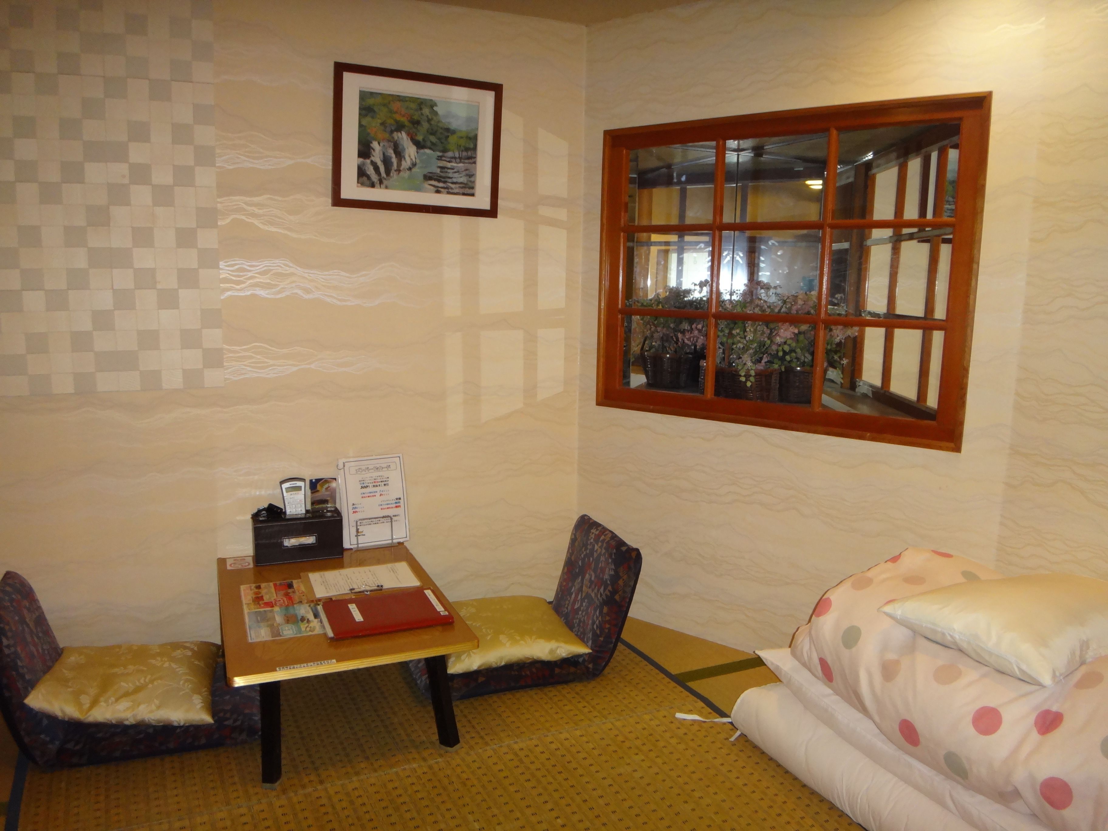 Habitación familiar, no fumadores | Escritorio, sistema de insonorización, wifi gratis y ropa de cama