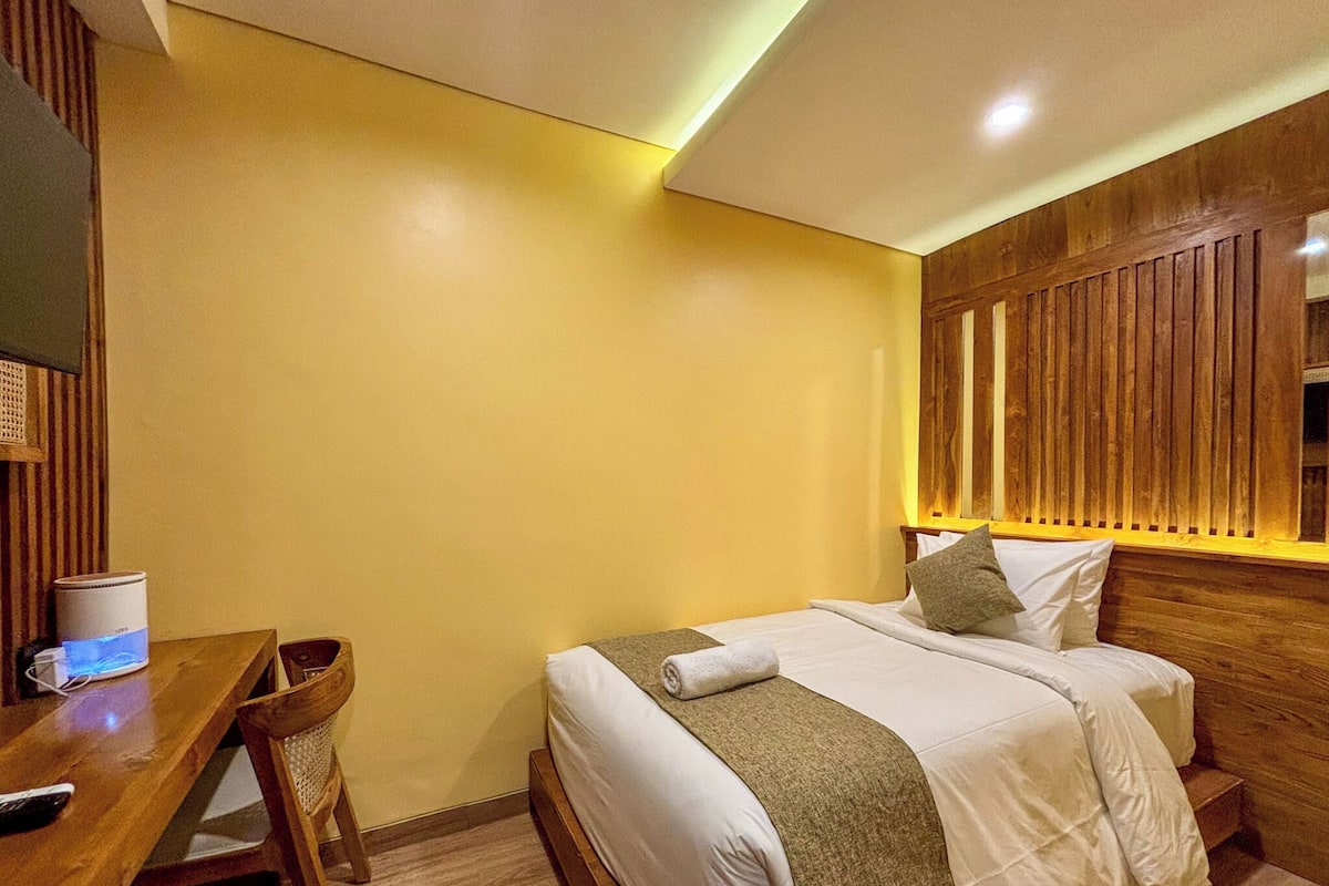 Luxury Single | Caja de seguridad en la habitación, muebles diferentes y escritorio