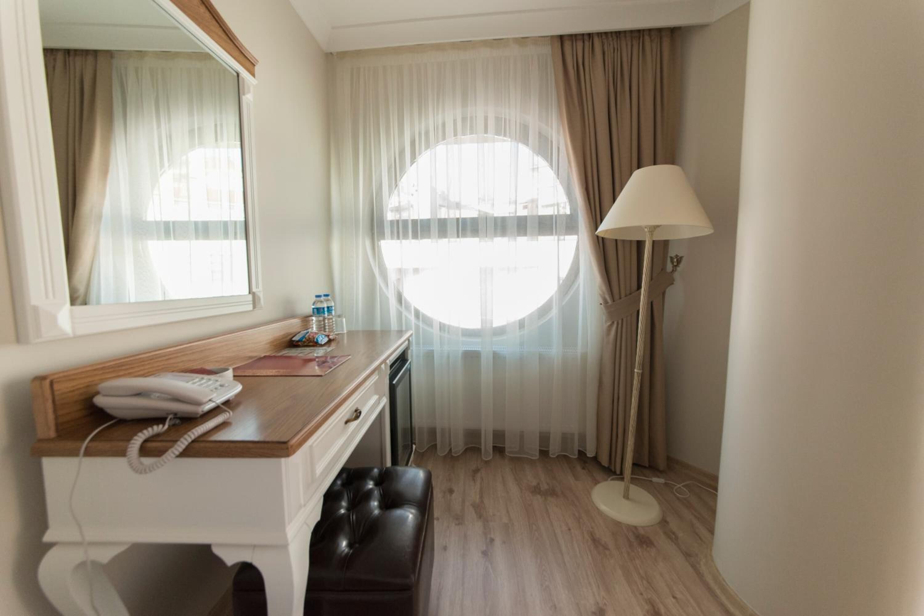 1 bedroom, minibar, in-room safe, desk