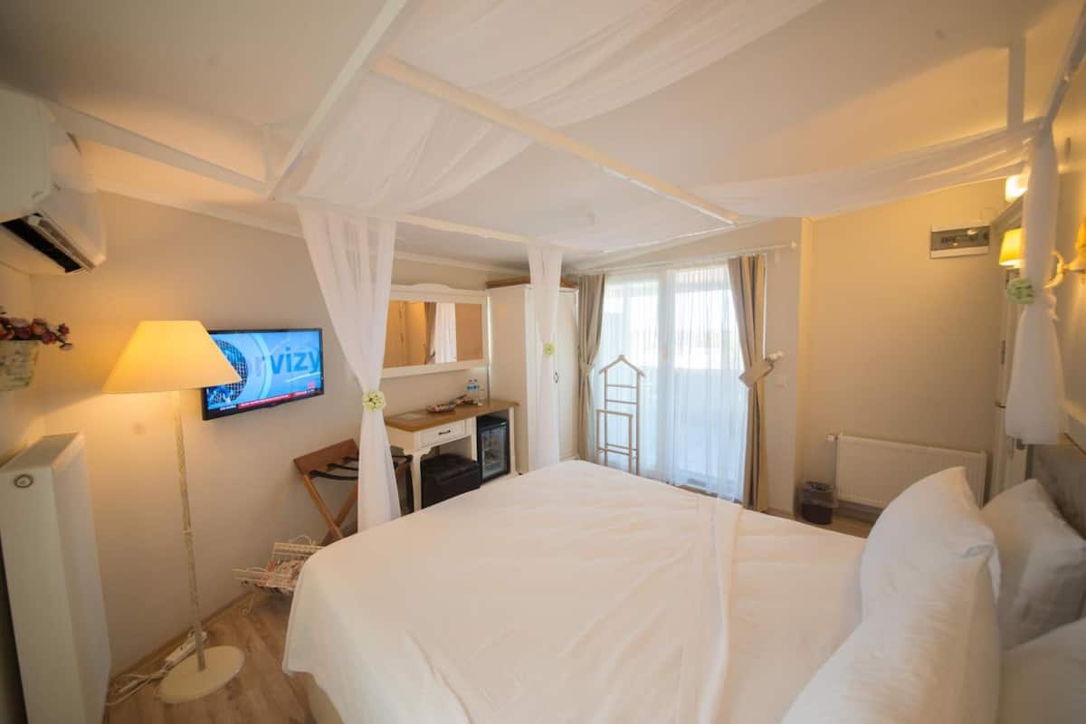 1 bedroom, minibar, in-room safe, desk