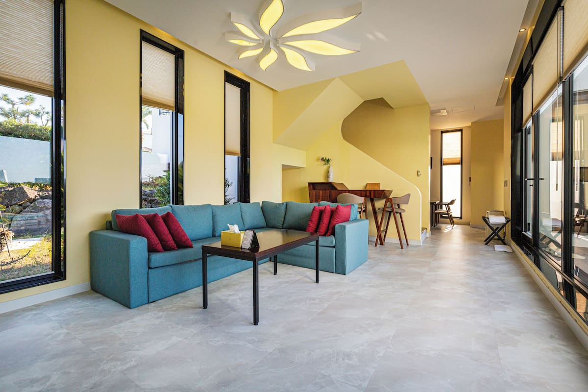 Villa (Vernazza Couple) | Frette Italian sheets, premium bedding, down duvets, Tempur-Pedic beds