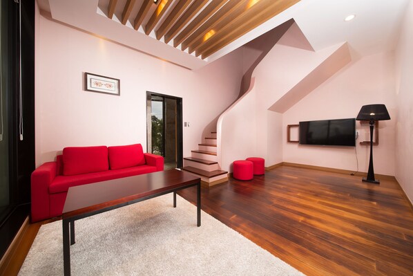 Flat-screen TV, Netflix, streaming services - Libentia Hotel & Pool Villa (Jeju City)